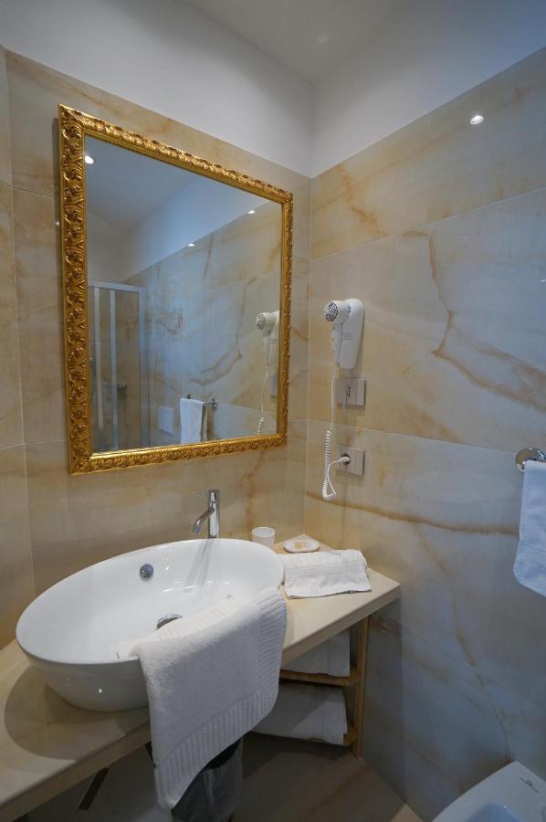 Hotel Villa Fulgida Cattolica Kültér fotó