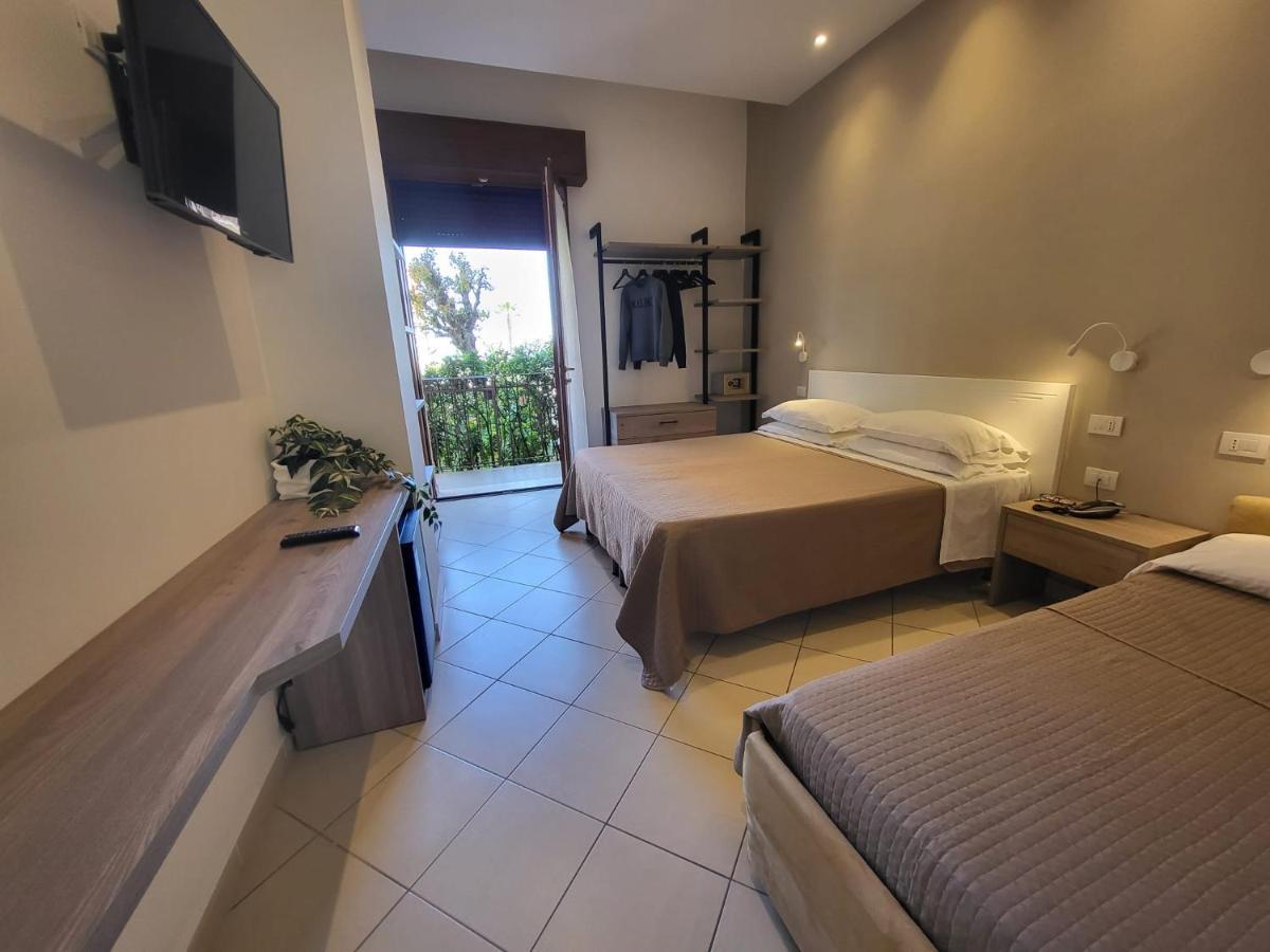 Hotel Villa Fulgida Cattolica Kültér fotó