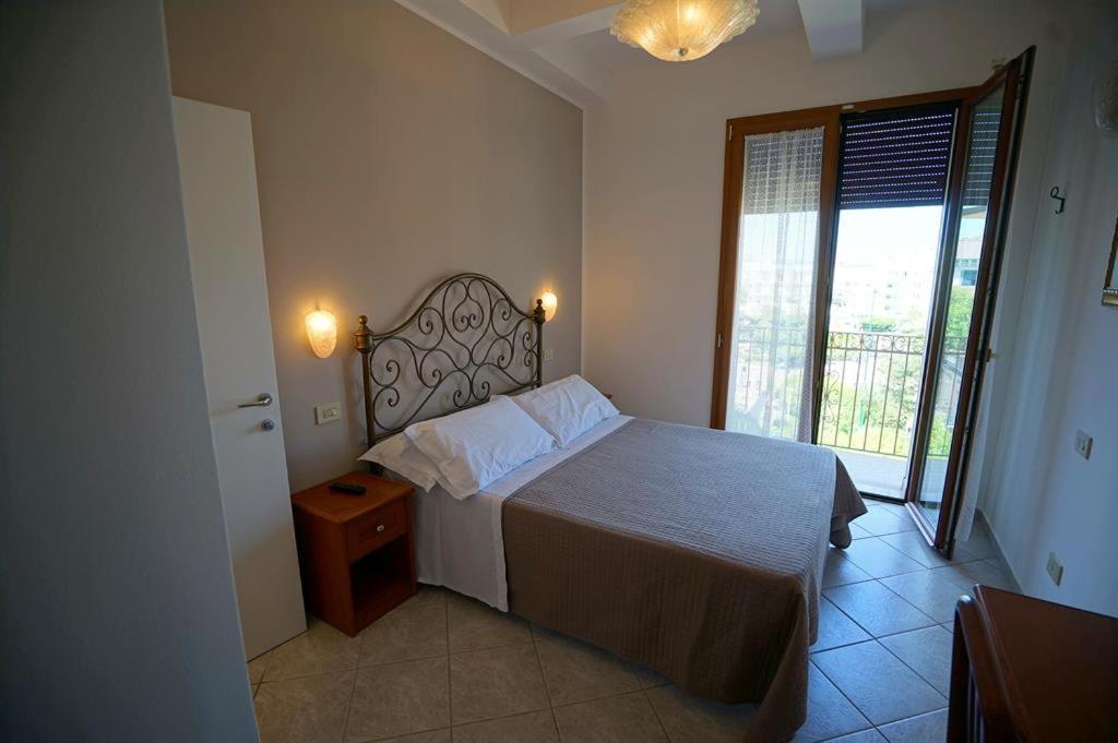 Hotel Villa Fulgida Cattolica Kültér fotó