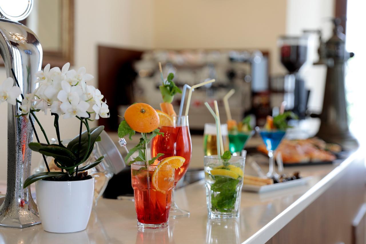 Hotel Villa Fulgida Cattolica Kültér fotó